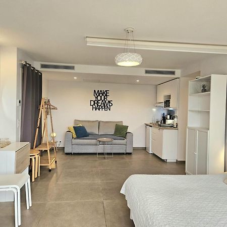 Twenty Rent Hotel Cagnes-sur-Mer Room photo