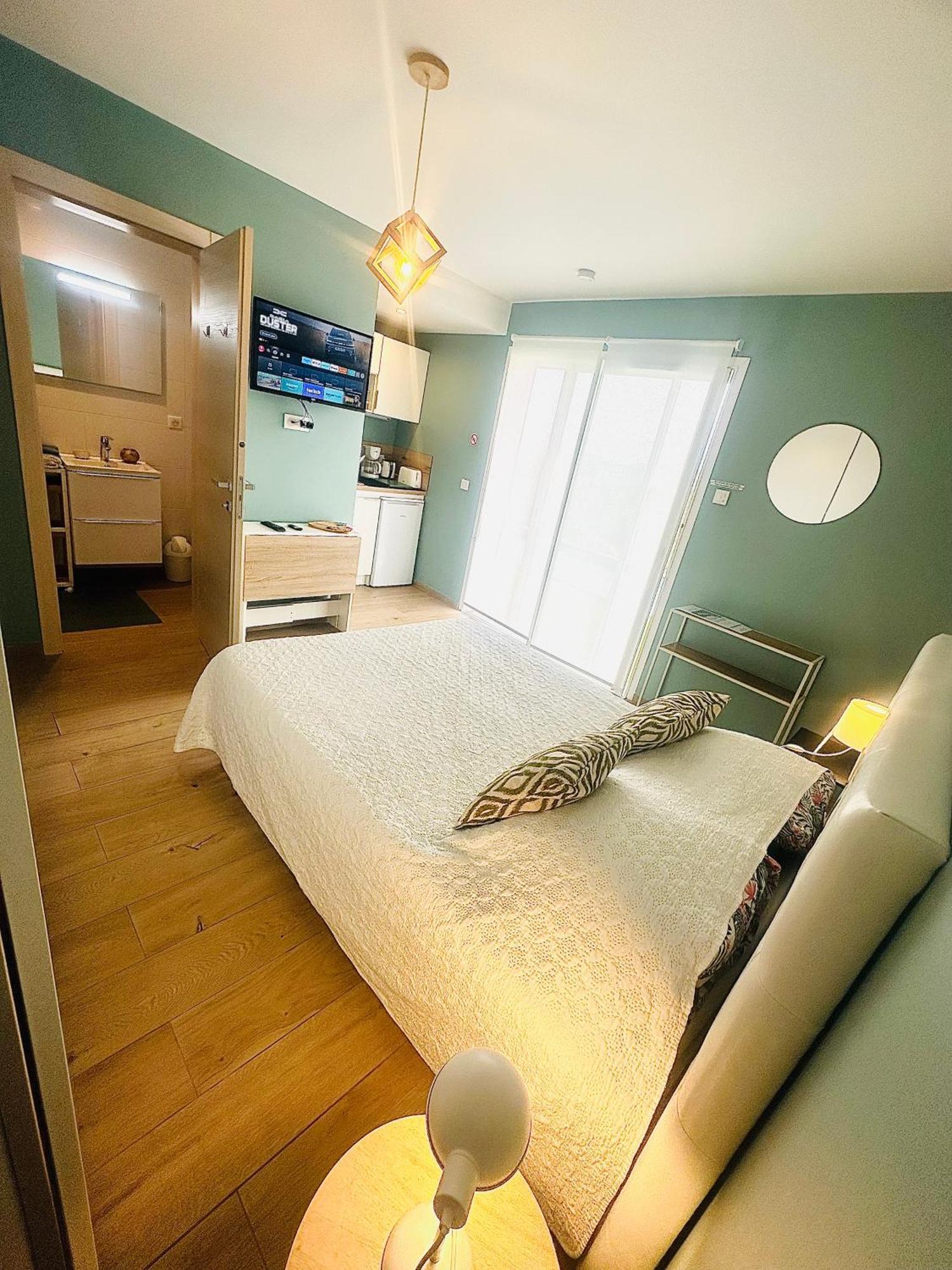Twenty Rent Hotel Cagnes-sur-Mer Room photo