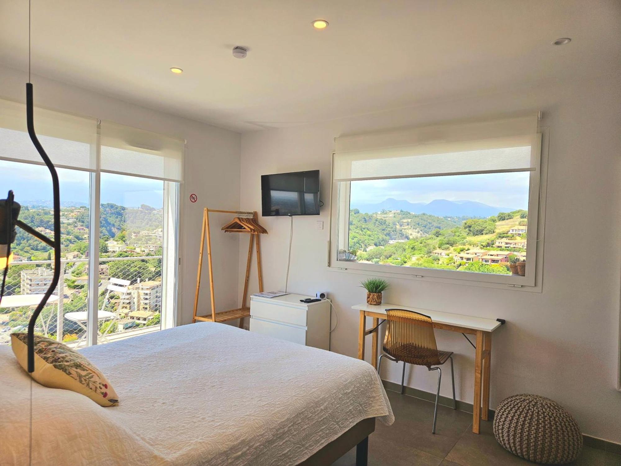 Twenty Rent Hotel Cagnes-sur-Mer Exterior photo